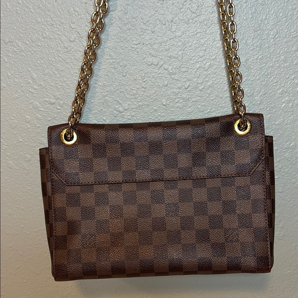 Louis Vuitton elegant purse 10 x 4 x 7 - Picture 7 of 16